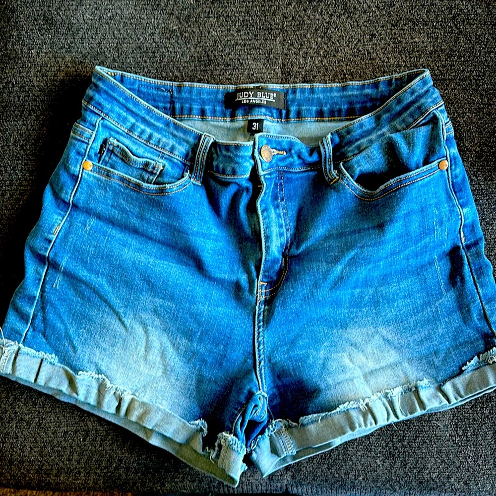 Judy blue shorts
